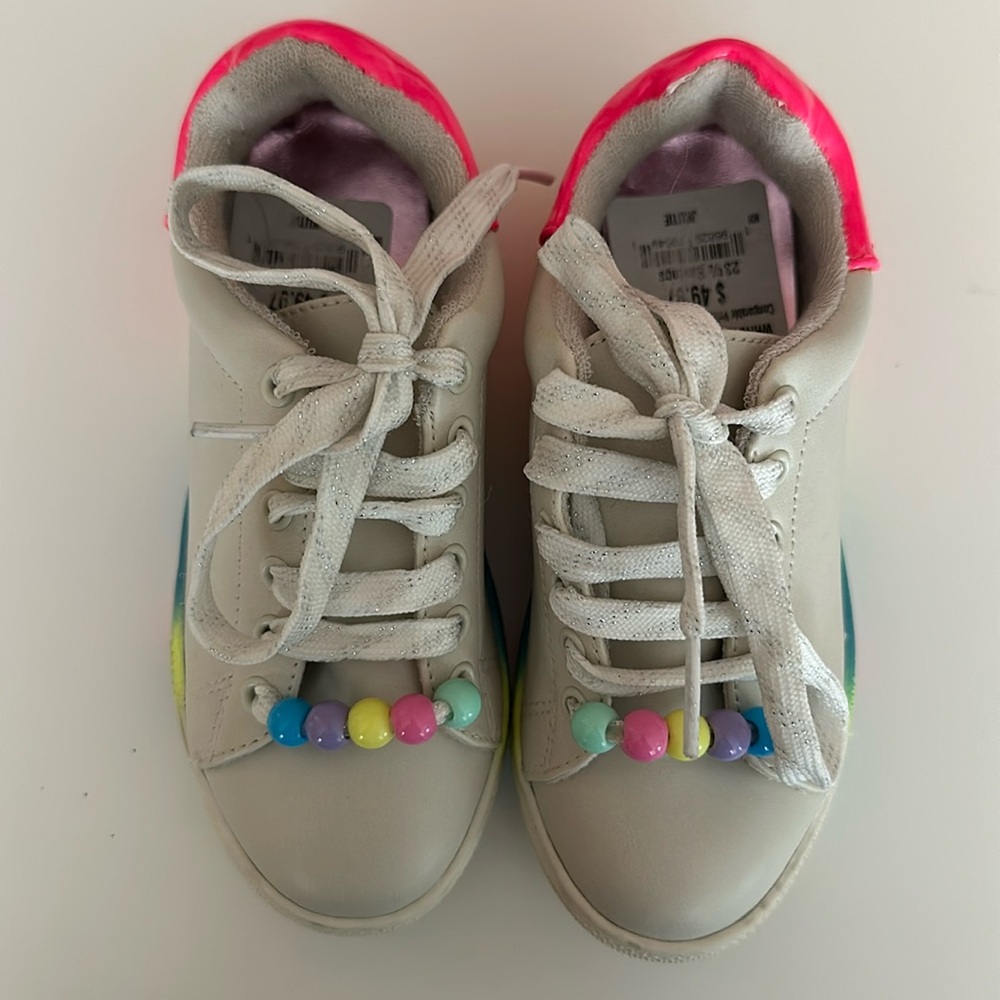 Girls sneakers